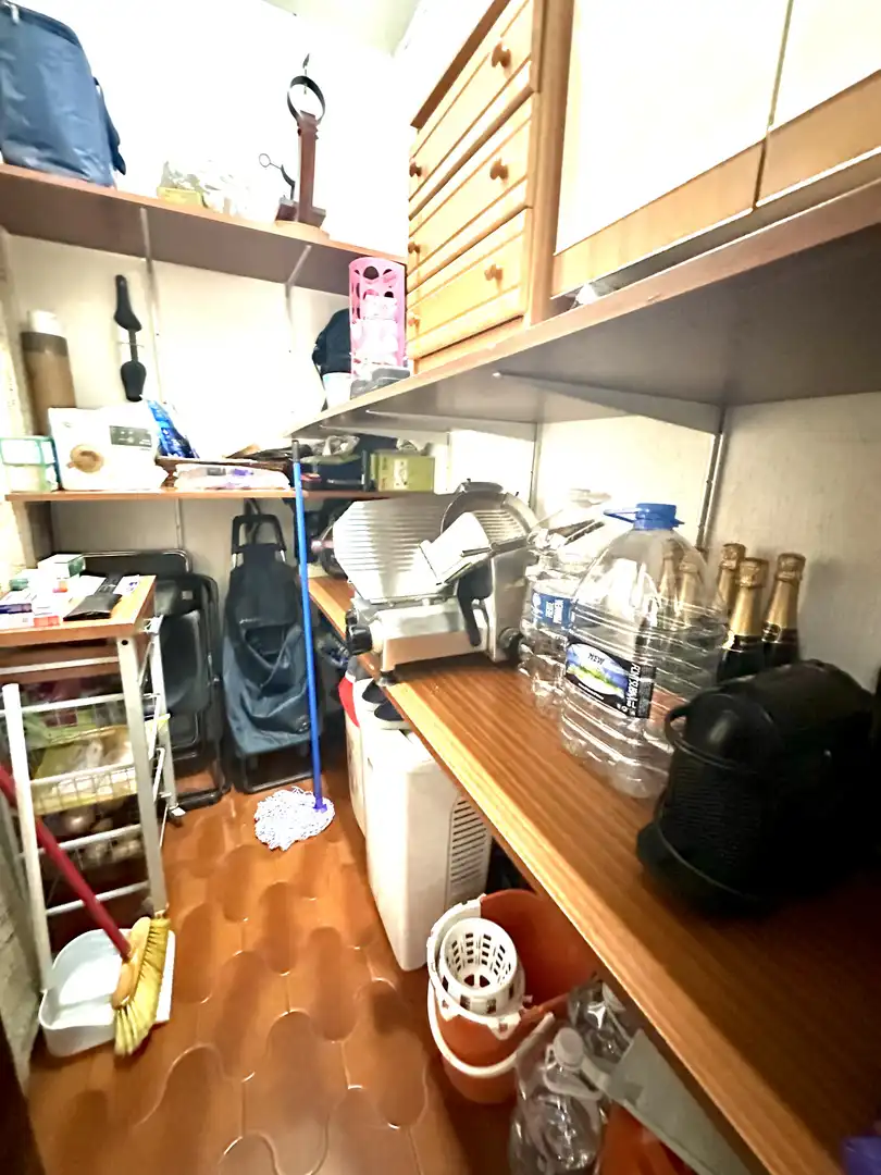 Cuina de Pis en venda en Barcelona amb Calefacció, Moblat i Forn