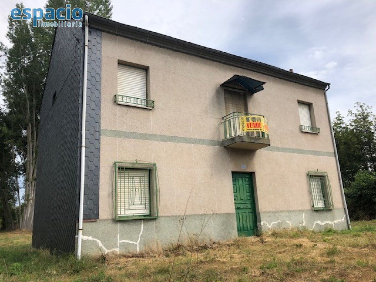 House or chalet for sale in Calle EL CAMPO, 71, Carracedelo