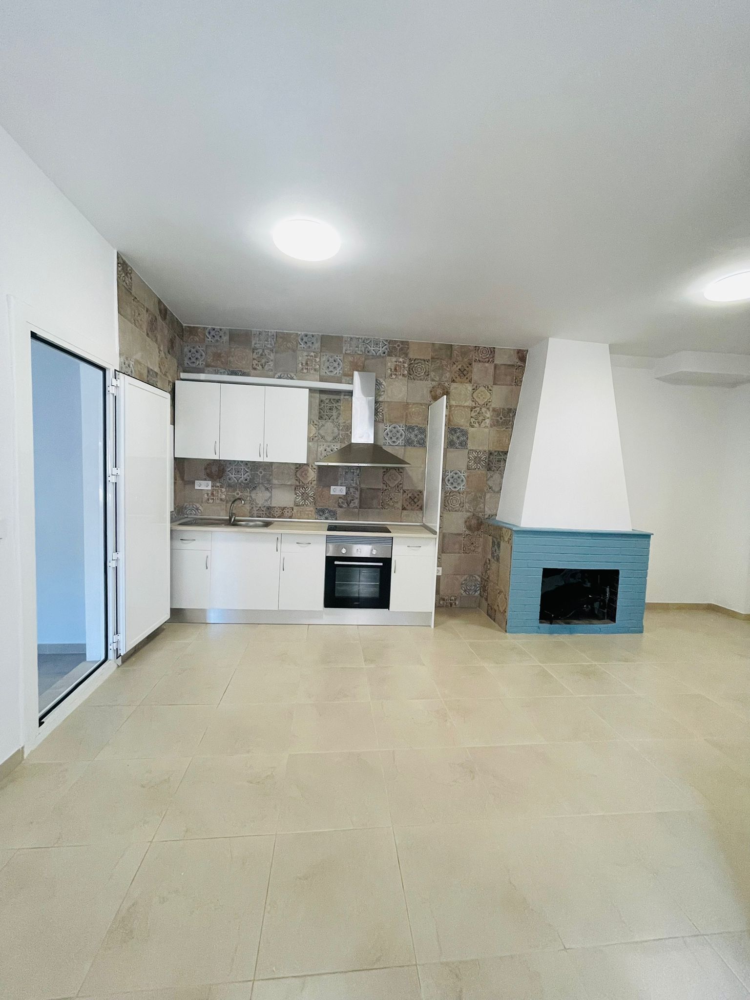 Cuina de Planta baixa en venda en Castelldefels amb Terrassa