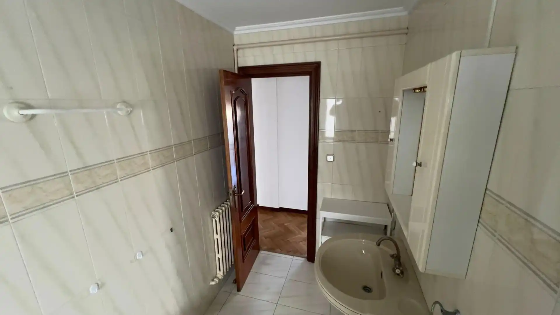 Baño de Piso de alquiler en Palencia con Calefacción y Trastero