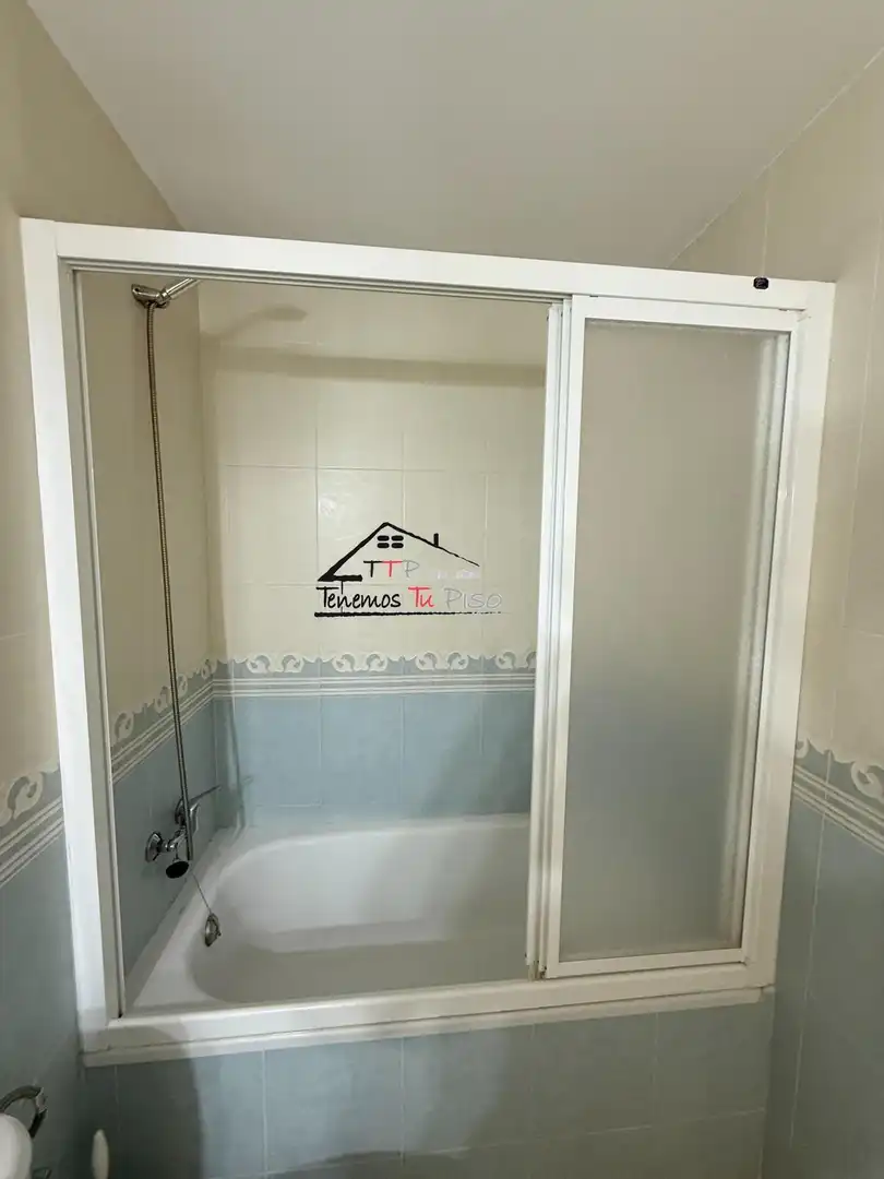 Baño de Apartamento en venta en Benicarló con Terraza, Trastero y Amueblado