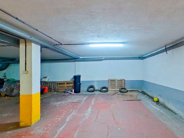 Local comercial en Venta en A Malata - Catabois - Ciudad Jardín