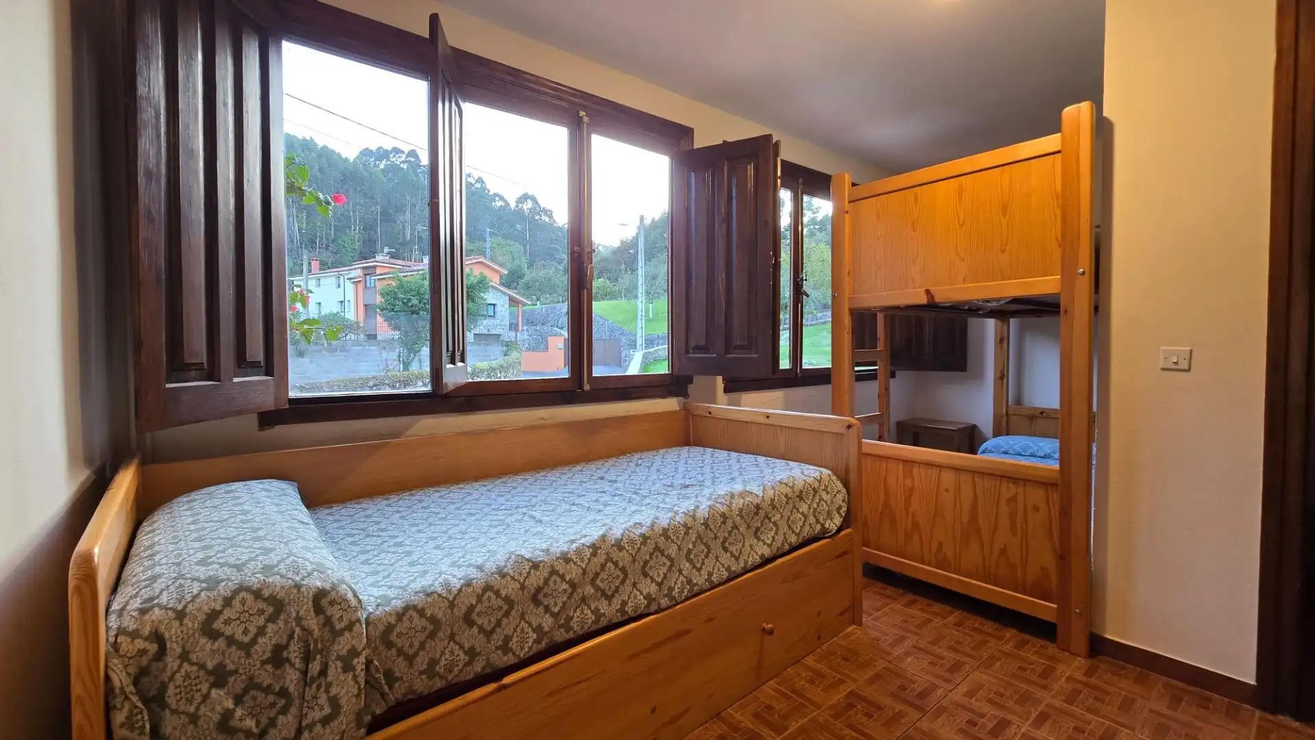 Habitación de Casa o chalet en venta en Llanes con Calefacción y Terraza