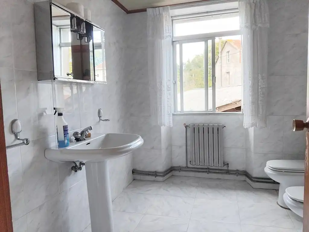 Baño de Casa adosada en venta en Paderne con Calefacción, Jardín privado y Horno