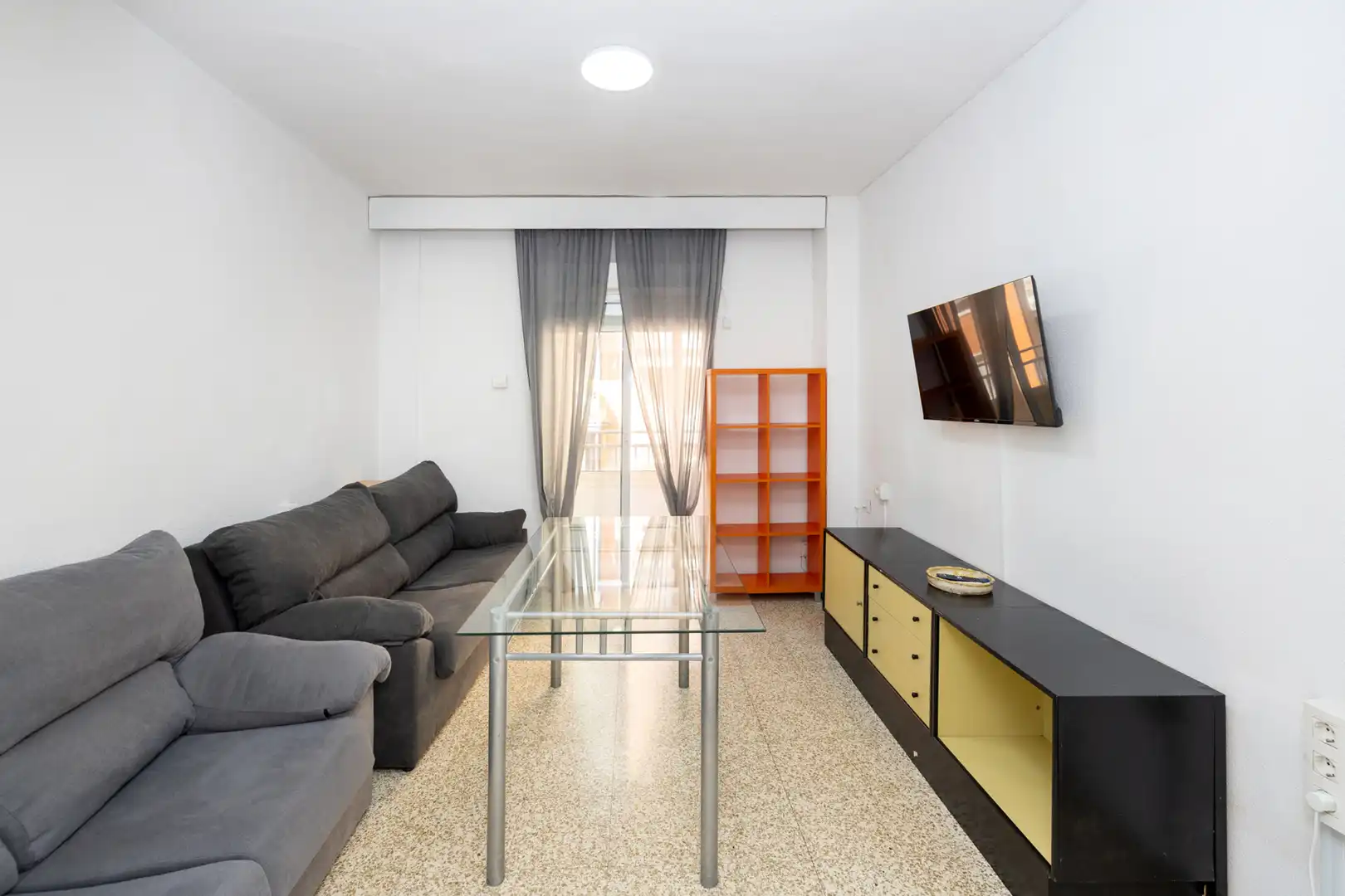 Piso con terraza en alquiler en Calle Pedro Antonio de Alarcón 43, imagen 2
