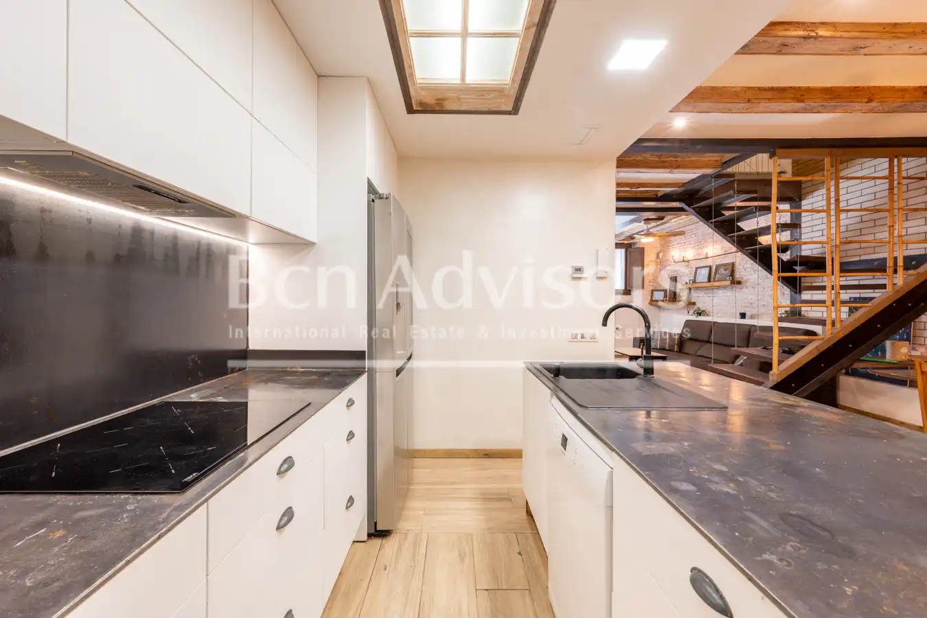 Kitchen of Duplexes for sale in Barcelona  with Air Conditioner, Heating and Parquet flooring