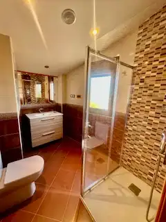 Bany de Casa o xalet en venda en Onzonilla amb Calefacció, Parquet i Terrassa