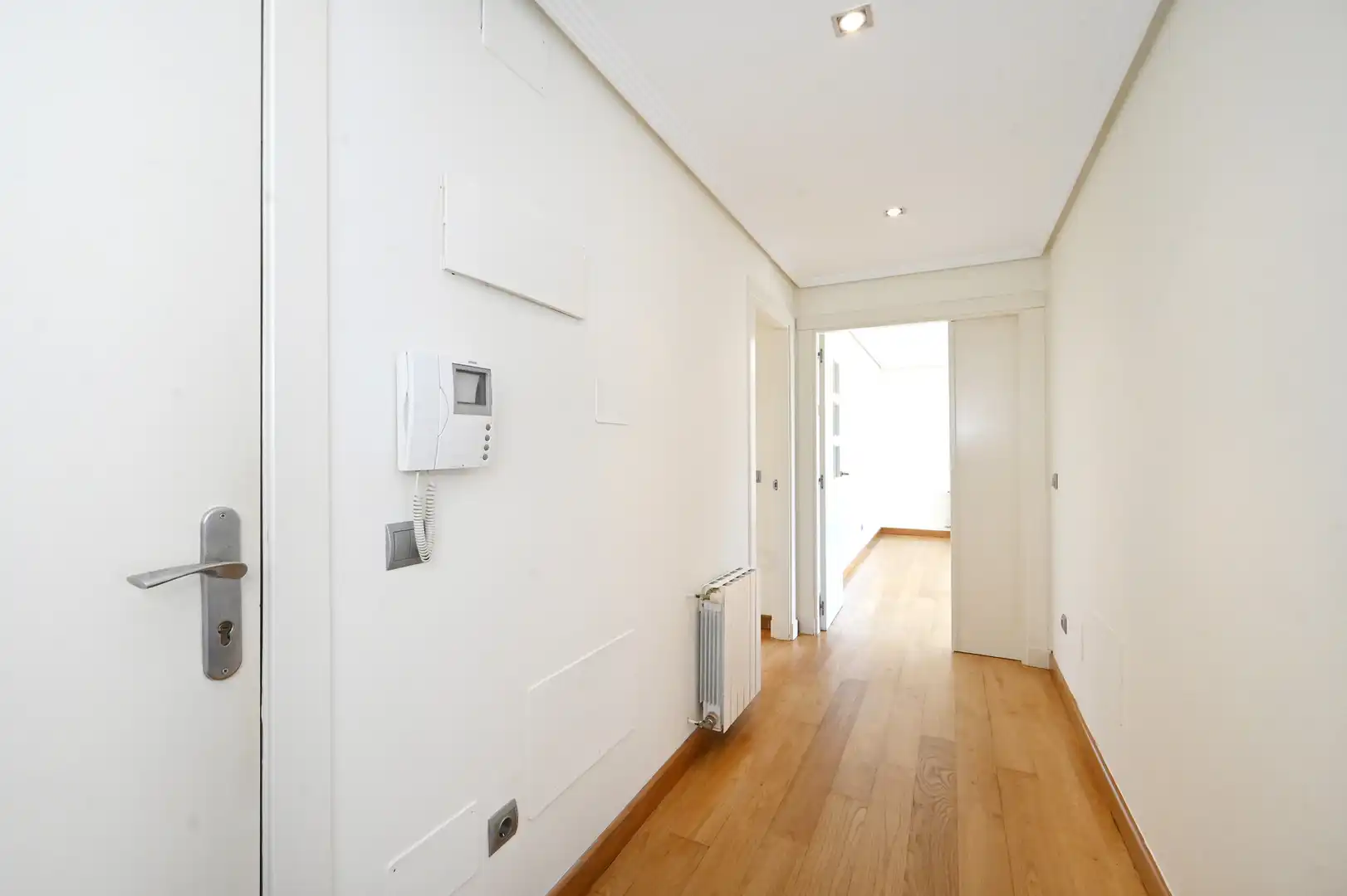 Flat for rent in Avenida Doctor Diego Madrazo, Valdenoja