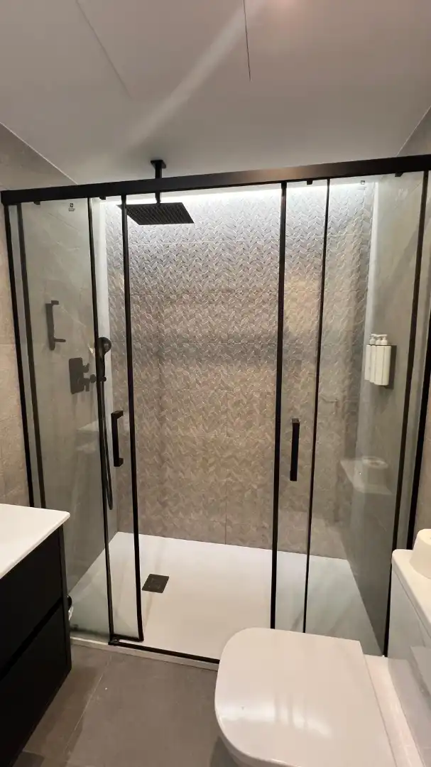 Baño de Piso en venta en Málaga con Aire acondicionado, Calefacción y Amueblado
