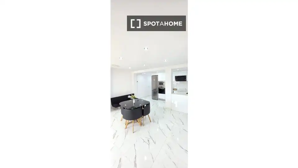 Exterior view of Flat for rent in Valencia  with Air Conditioner, Heating and Furnished