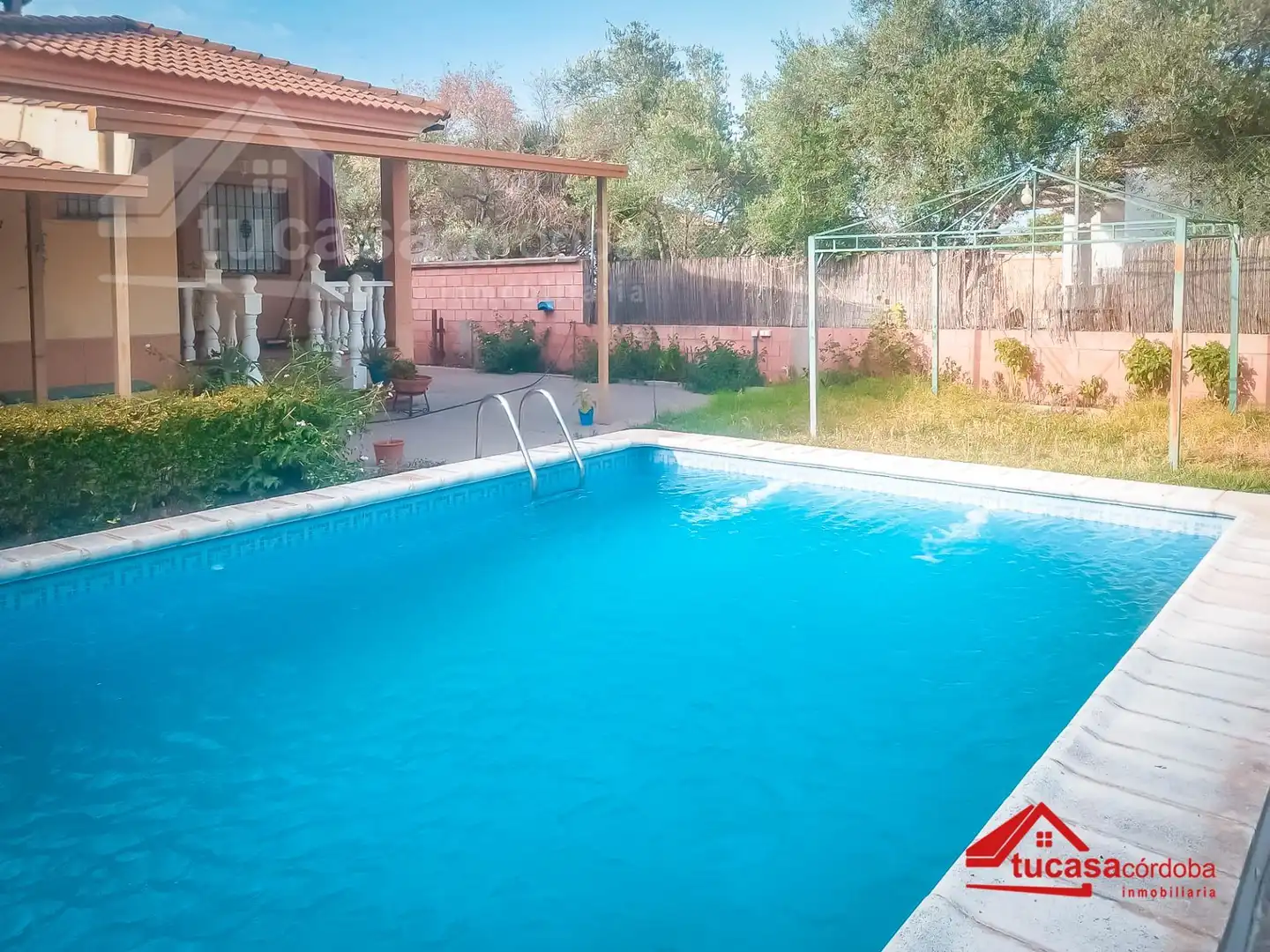 Casa rustica con piscina in vendita a Periurbano Oeste - Sierra