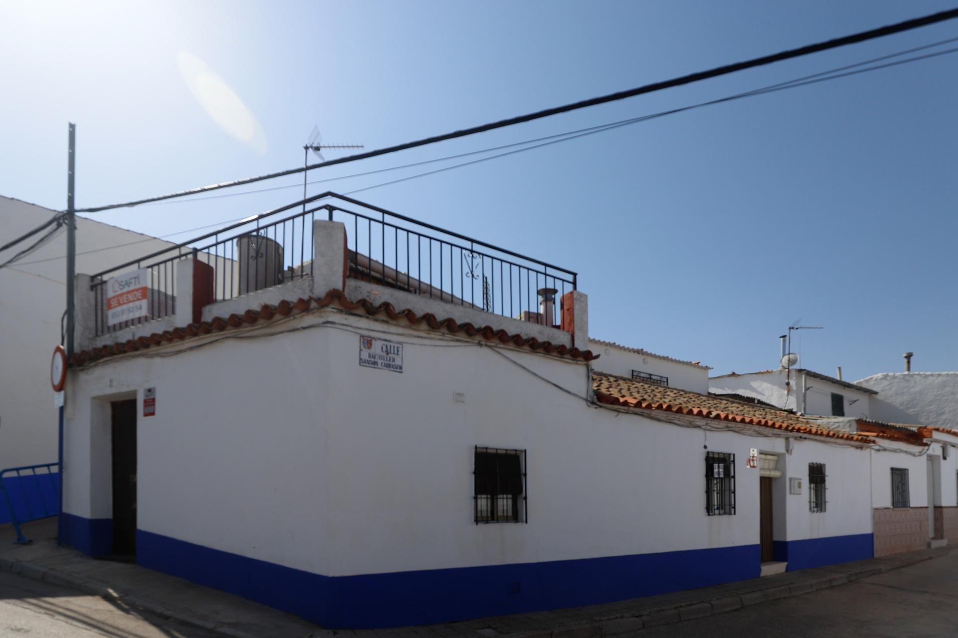 Exterior view of Single-family semi-detached for sale in Campo de Criptana  with Air Conditioner, Heating and Terrace