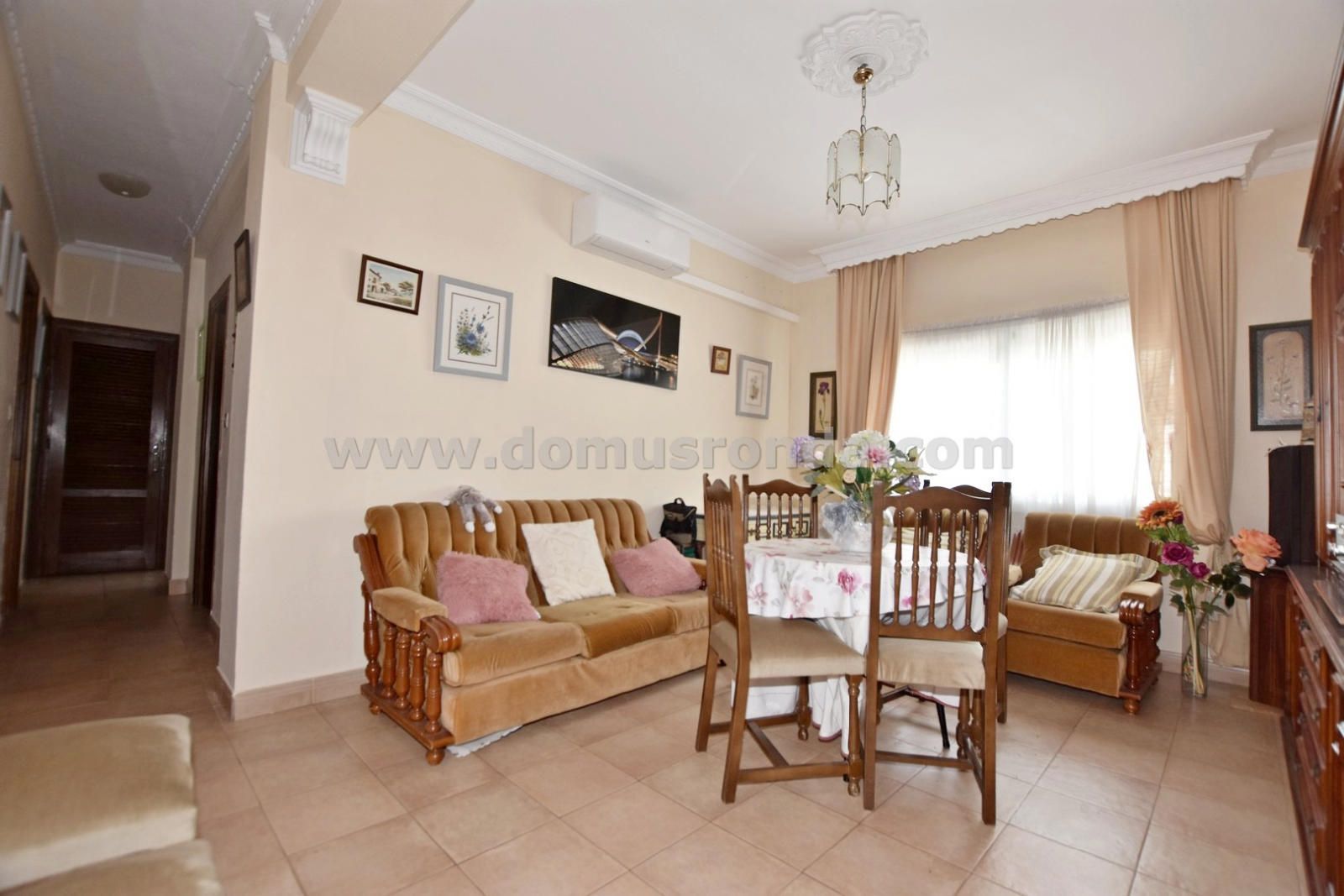 Menjador de Pis en venda en Ronda amb Moblat