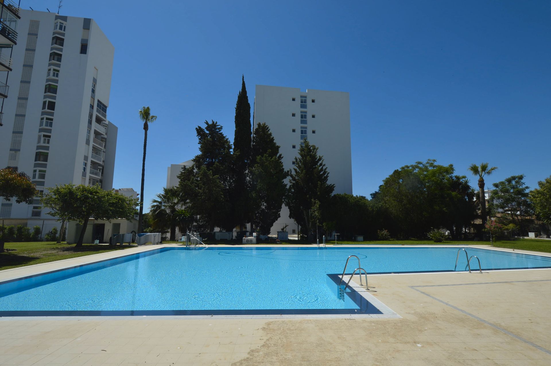 Swimming pool of Flat for sale in Benalmádena  with Terrace and Community pool