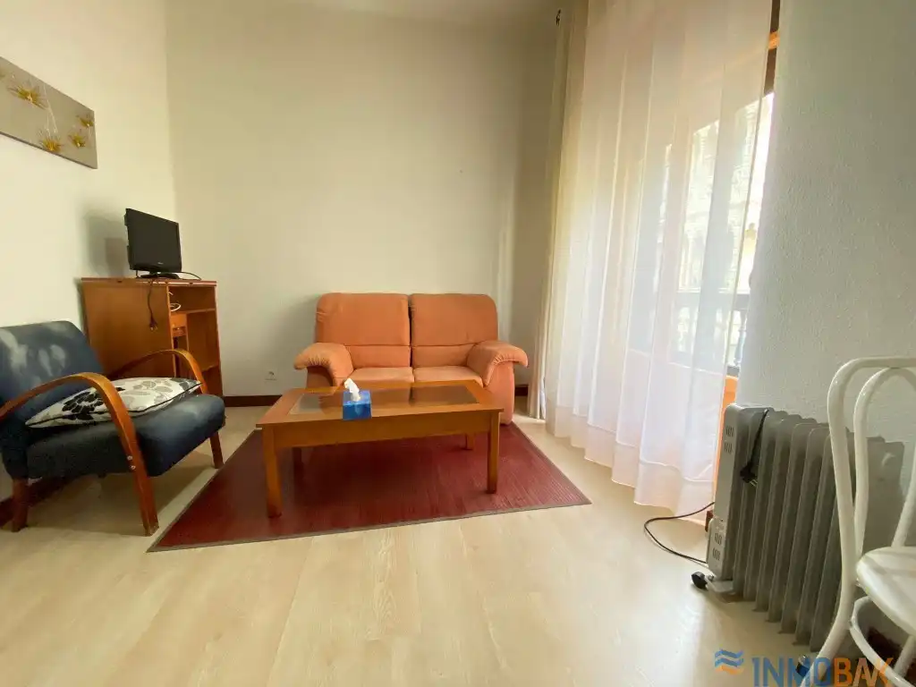 Sala d'estar de Pis en venda en Salamanca amb Calefacció, Moblat i Rentadora