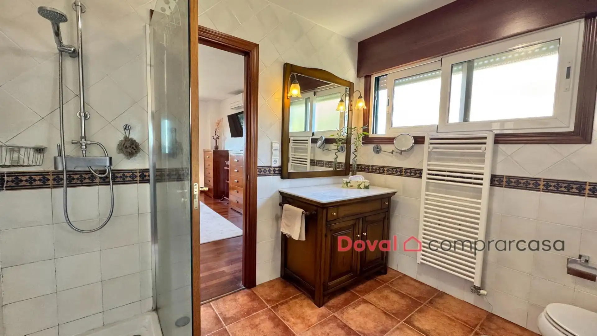 Bany de Casa o xalet en venda en Vigo  amb Aire condicionat, Calefacció i Jardí privat