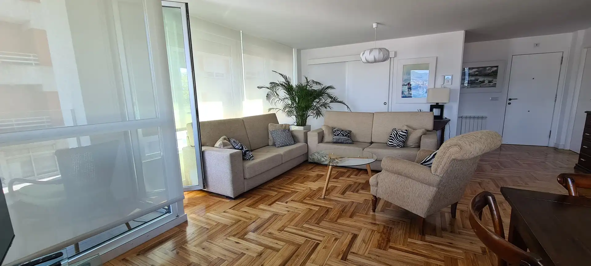 Living room of Flat for rent in Vigo   with Heating, Parquet flooring and Oven