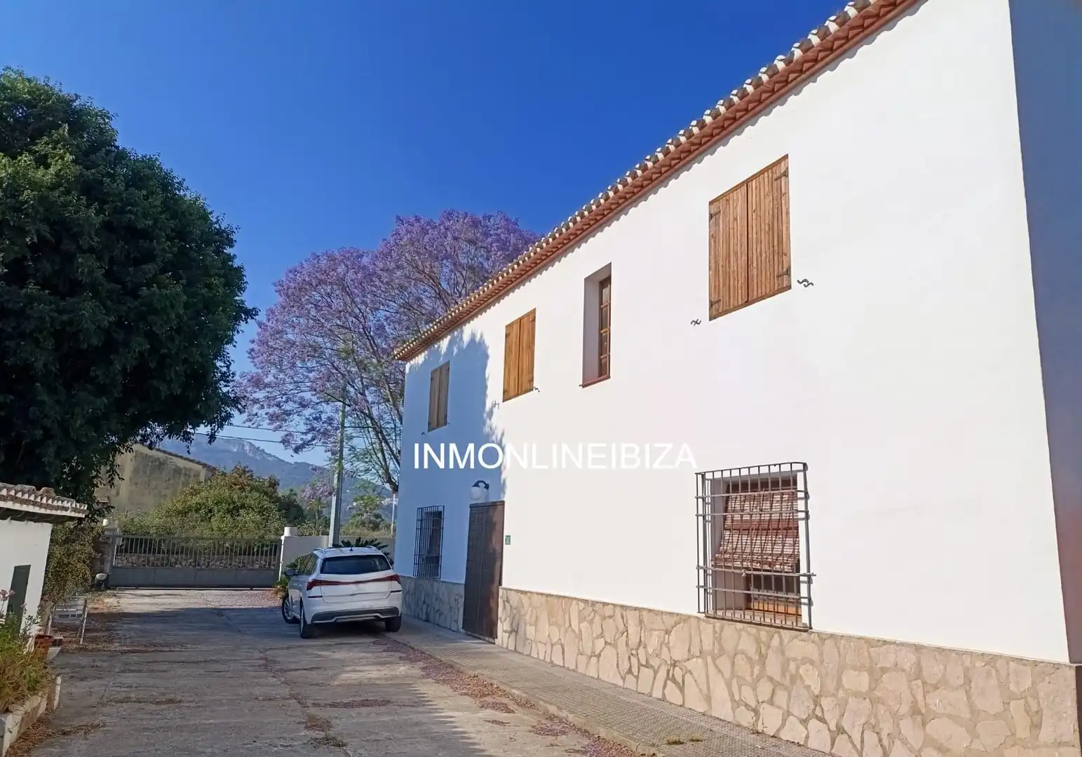Vista exterior de Casa o xalet en venda en Dénia amb Jardí privat
