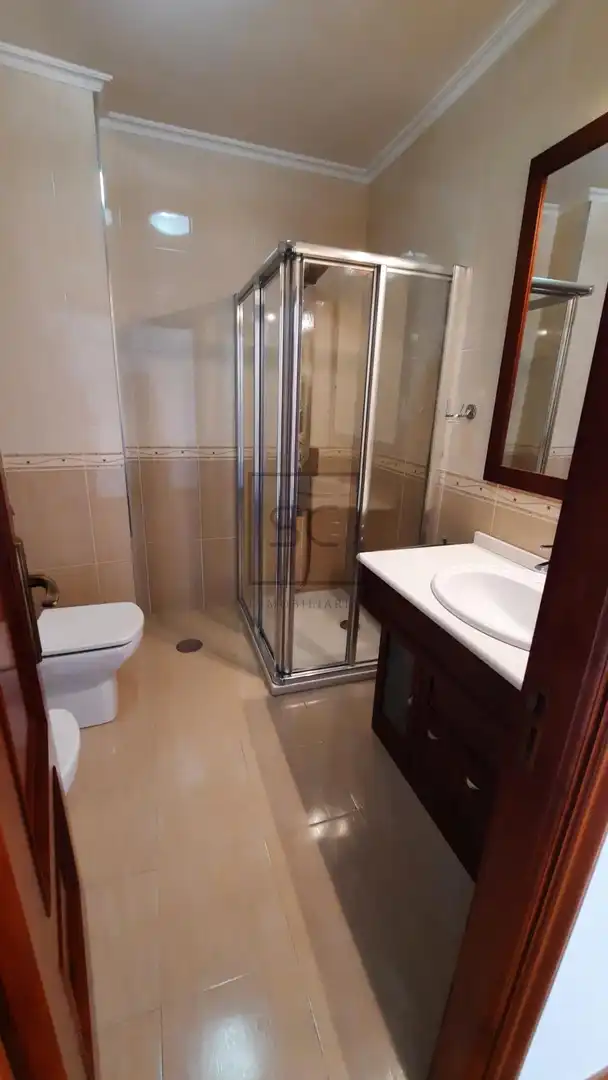 Bathroom of Flat for rent in Ferrol  with Heating, Terrace and Furnished