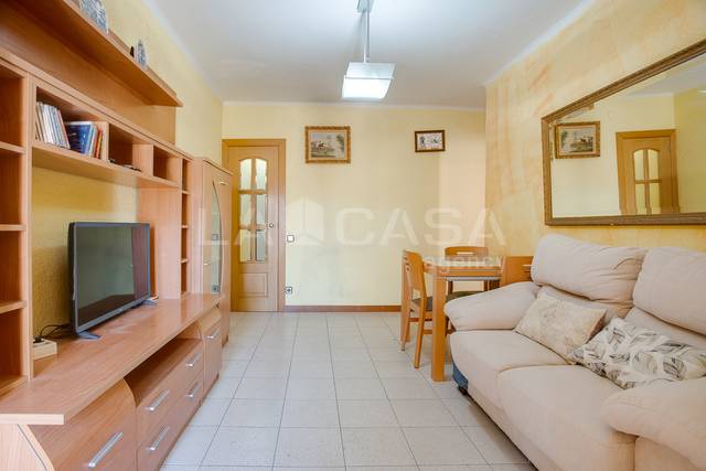 Piso en Venta en Calle AMADEU VIVES D' en Pubilla Cases