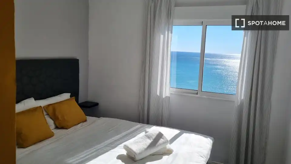 Dormitori de Apartament per a compartir en Alicante / Alacant amb Aire condicionat, Terrassa i Moblat