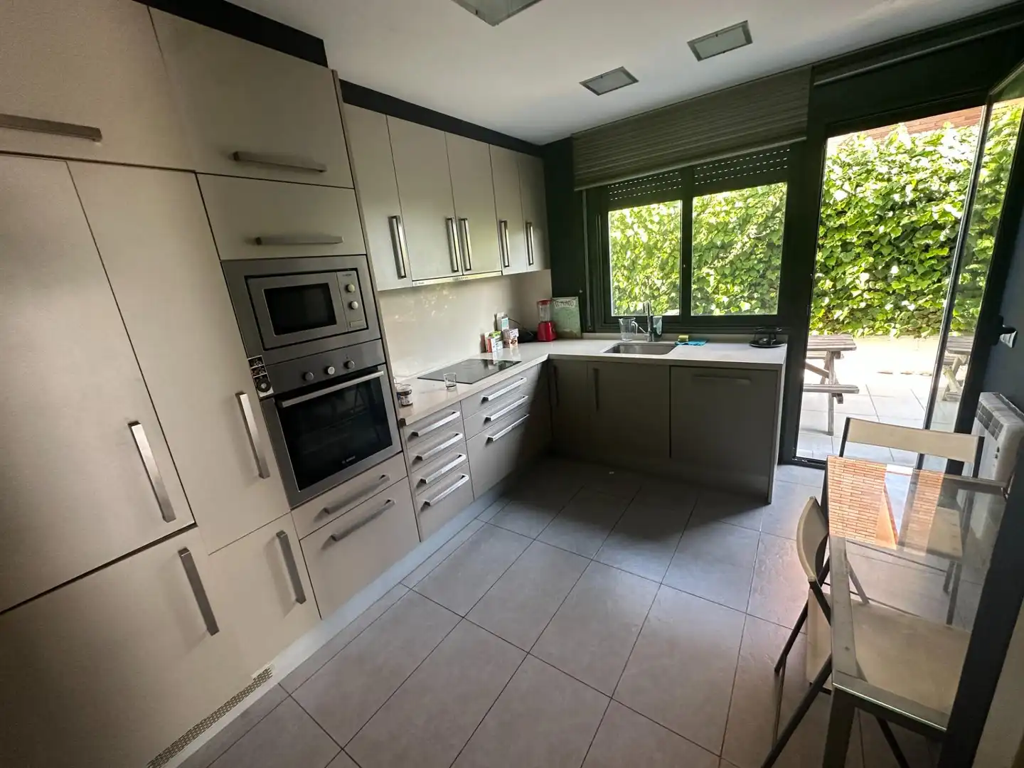 Cocina de Casa o chalet en venta en Pineda de Mar con Jardín privado, Terraza y Balcón