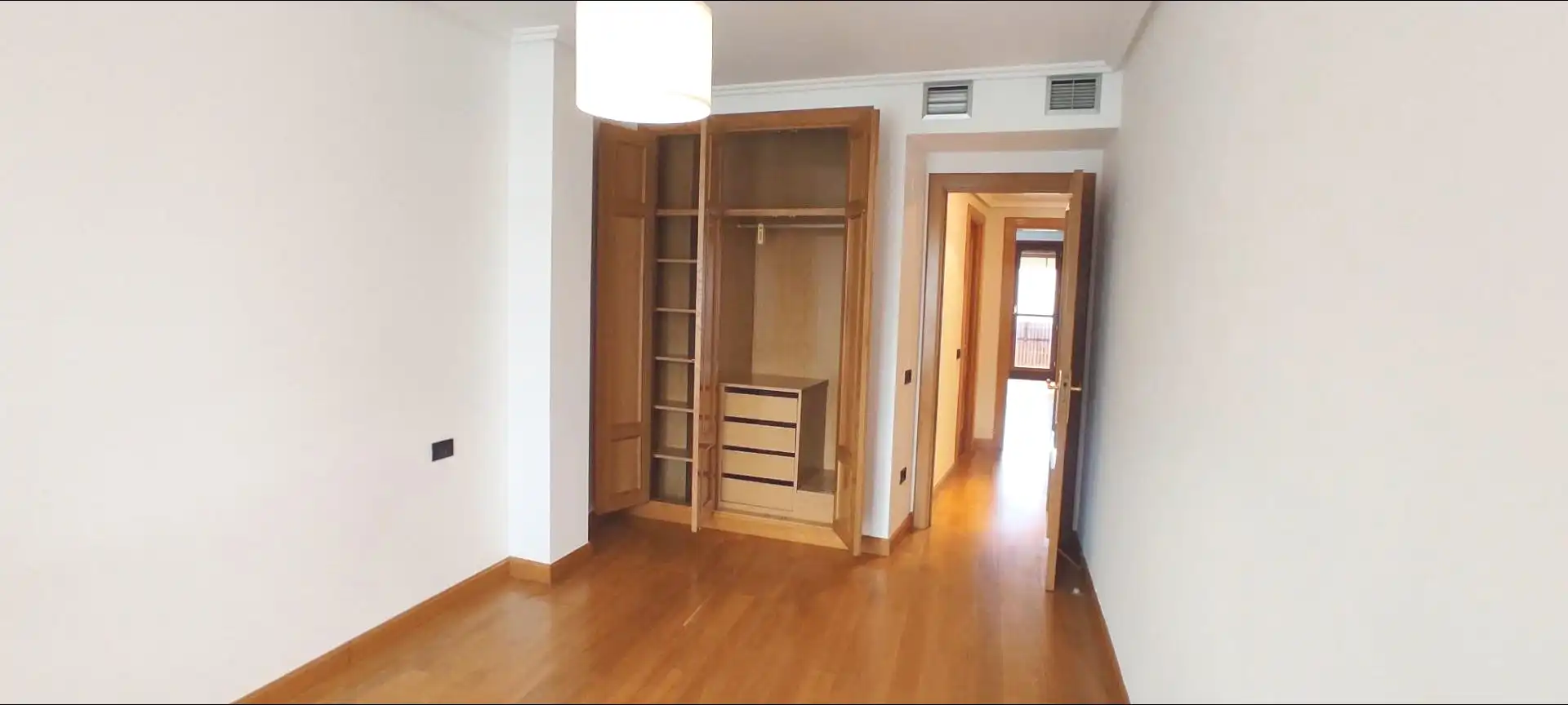 Habitación de Piso de alquiler en Zaragoza con Aire acondicionado, Calefacción y Parquet
