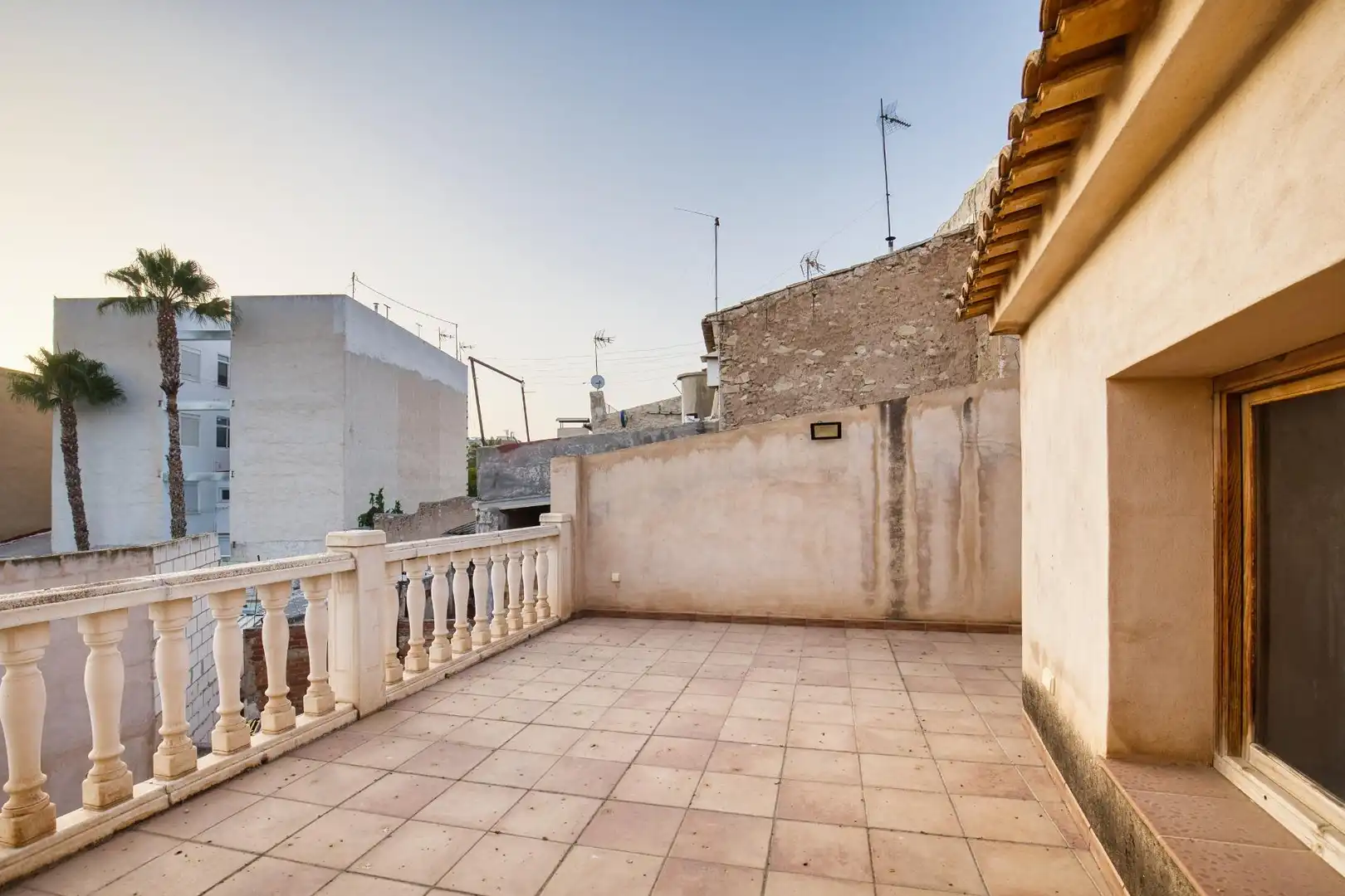 Casa amb terrassa en venda a Calle CLARA CAMPOAMOR, imagen 2
