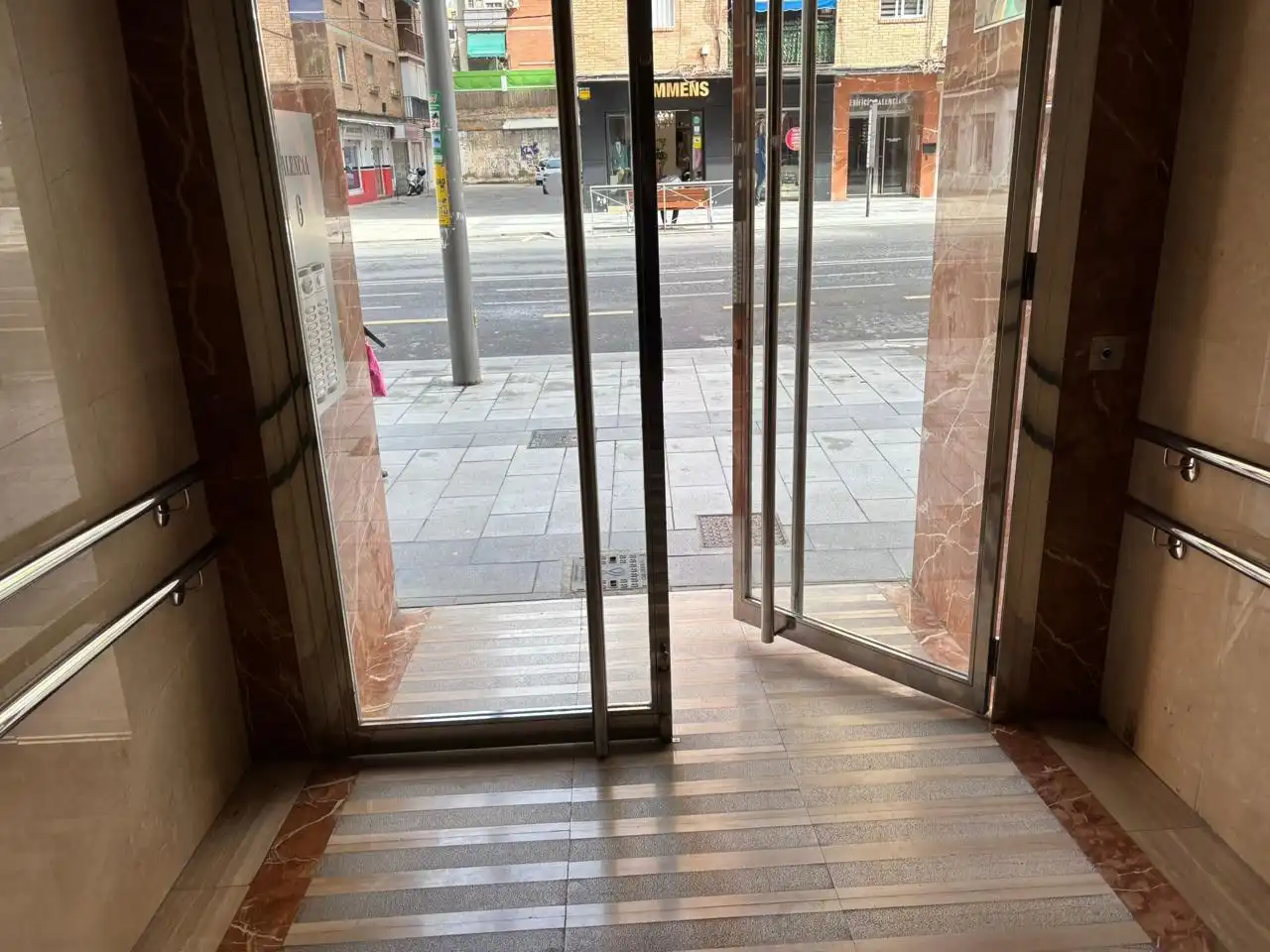 Flat for sale in Granada
