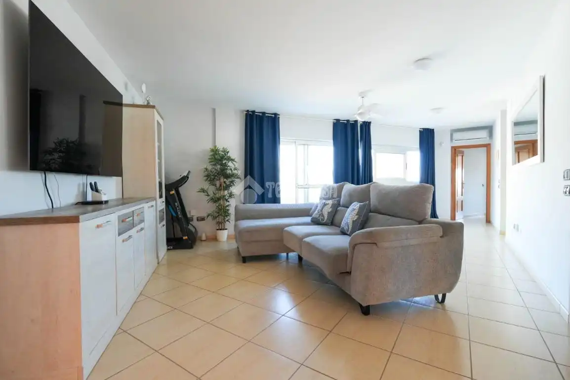 Sala d'estar de Pis en venda en Guía de Isora amb Terrassa