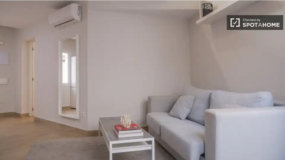 Flat with terrace to rent in Tetuán, imagen 2
