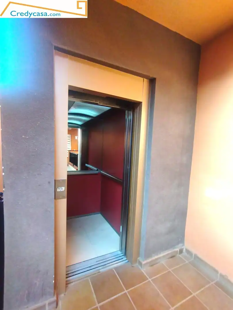 Flat with terrace for sale in Casco Urbano, imagen 8