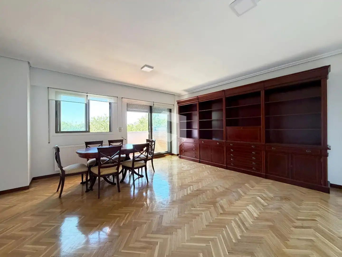 Wohnzimmer von Wohnung zur Miete in Pozuelo de Alarcón mit Heizung, Parkett und Terrasse