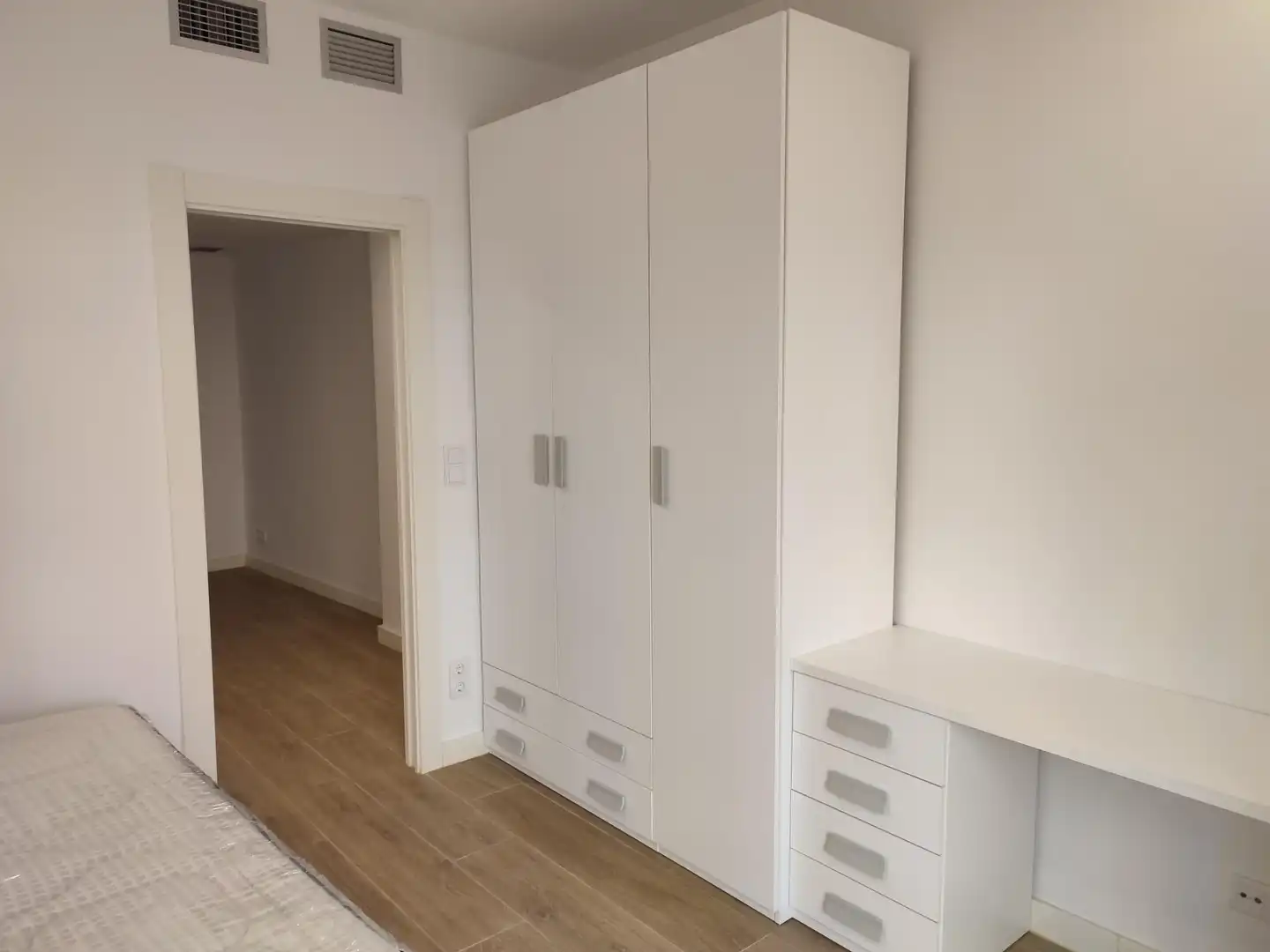 Bedroom of Flat for sale in Zaragoza  with Air Conditioner, Heating and Furnished