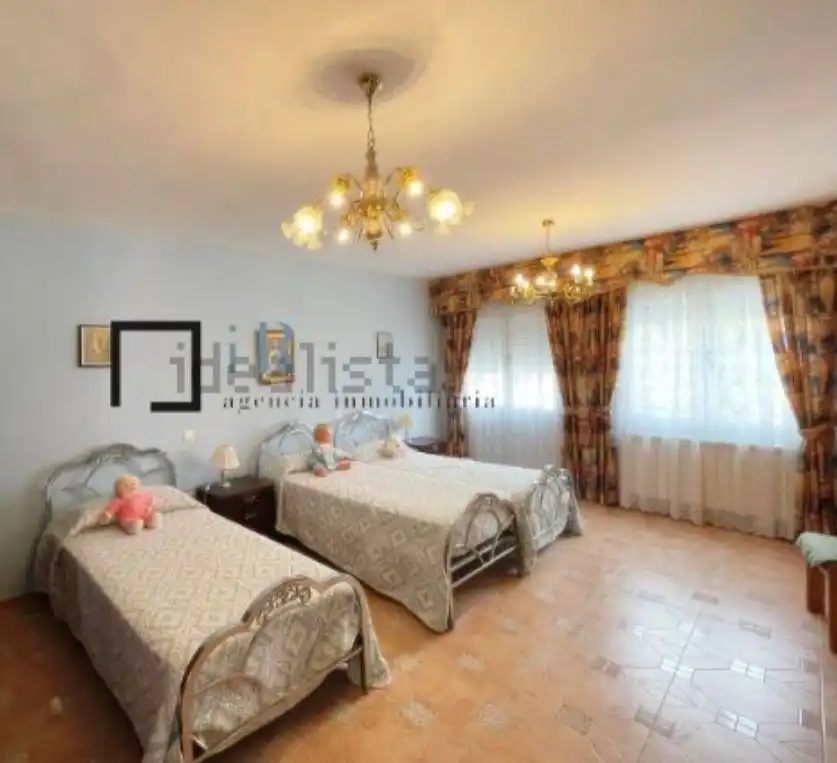 Habitación de Finca rústica en venta en Los Navalucillos con Calefacción, Terraza y Trastero