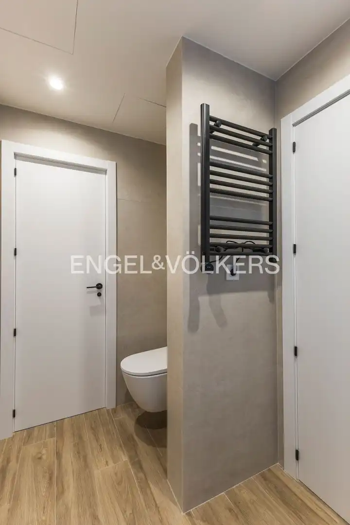 Flat for sale in Madrid  with Air Conditioner and Heating