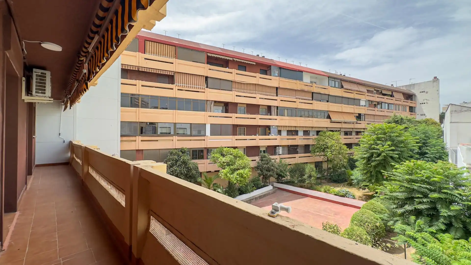 Vista exterior de Pis de lloguer en Córdoba amb Aire condicionat i Terrassa