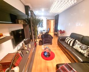 Living room of Flat for sale in Burgos Capital  with Heating, Parquet flooring and Terrace