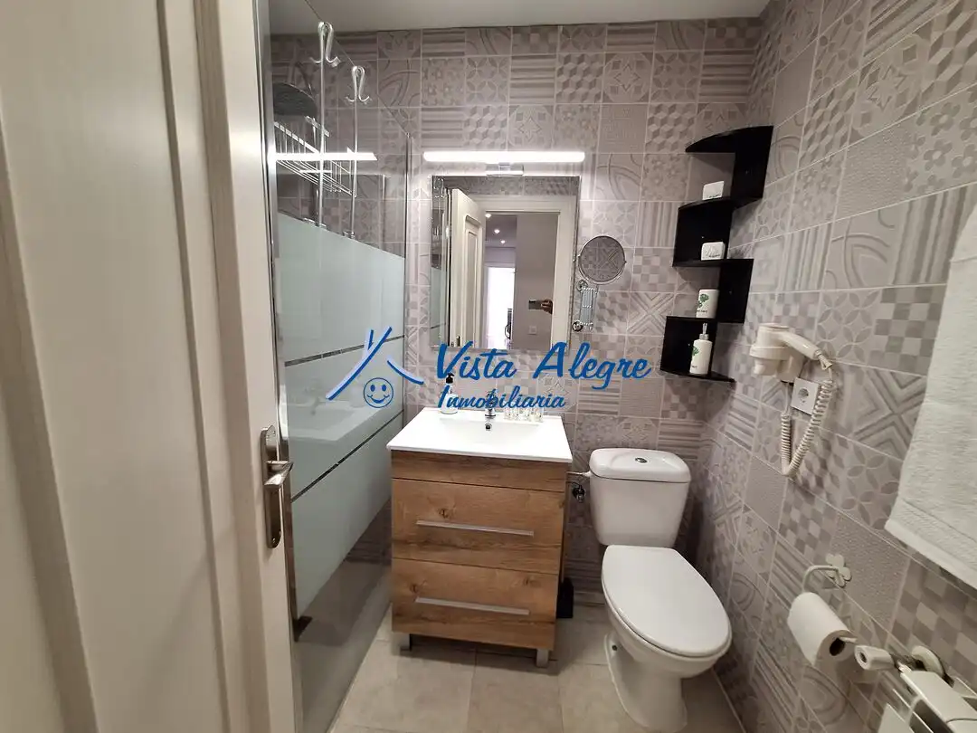 Baño de Apartamento en venta en Haro con Calefacción, Terraza y Amueblado