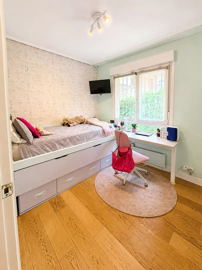Bedroom of Flat for sale in Neguri 