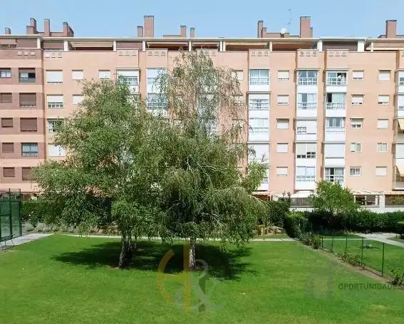 Vista exterior de Pis en venda en Madrid