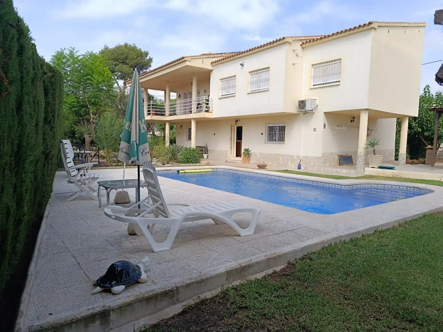 Piscina de Casa o xalet en venda en La Nucia amb Jardí privat i Piscina comunitària