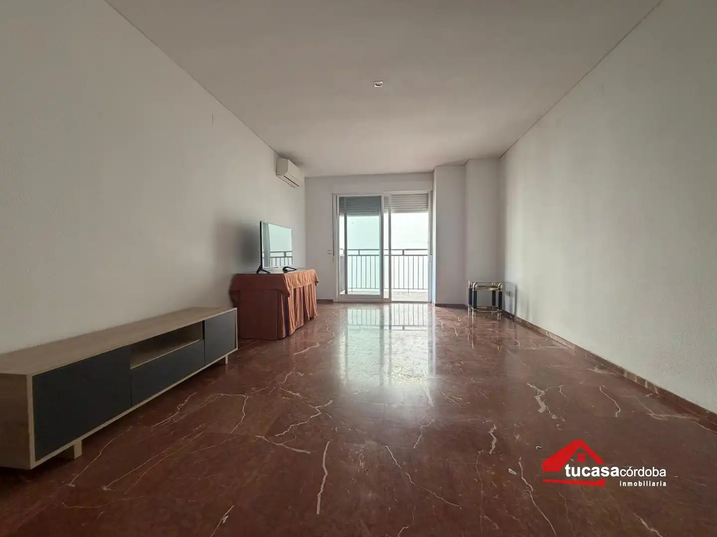 Sala de estar de Piso en venta en  Córdoba Capital con Aire acondicionado, Terraza y Trastero