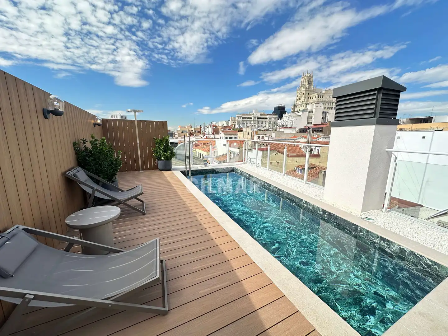 Piscina de Pis en venda en Madrid amb Calefacció, Piscina i Moblat
