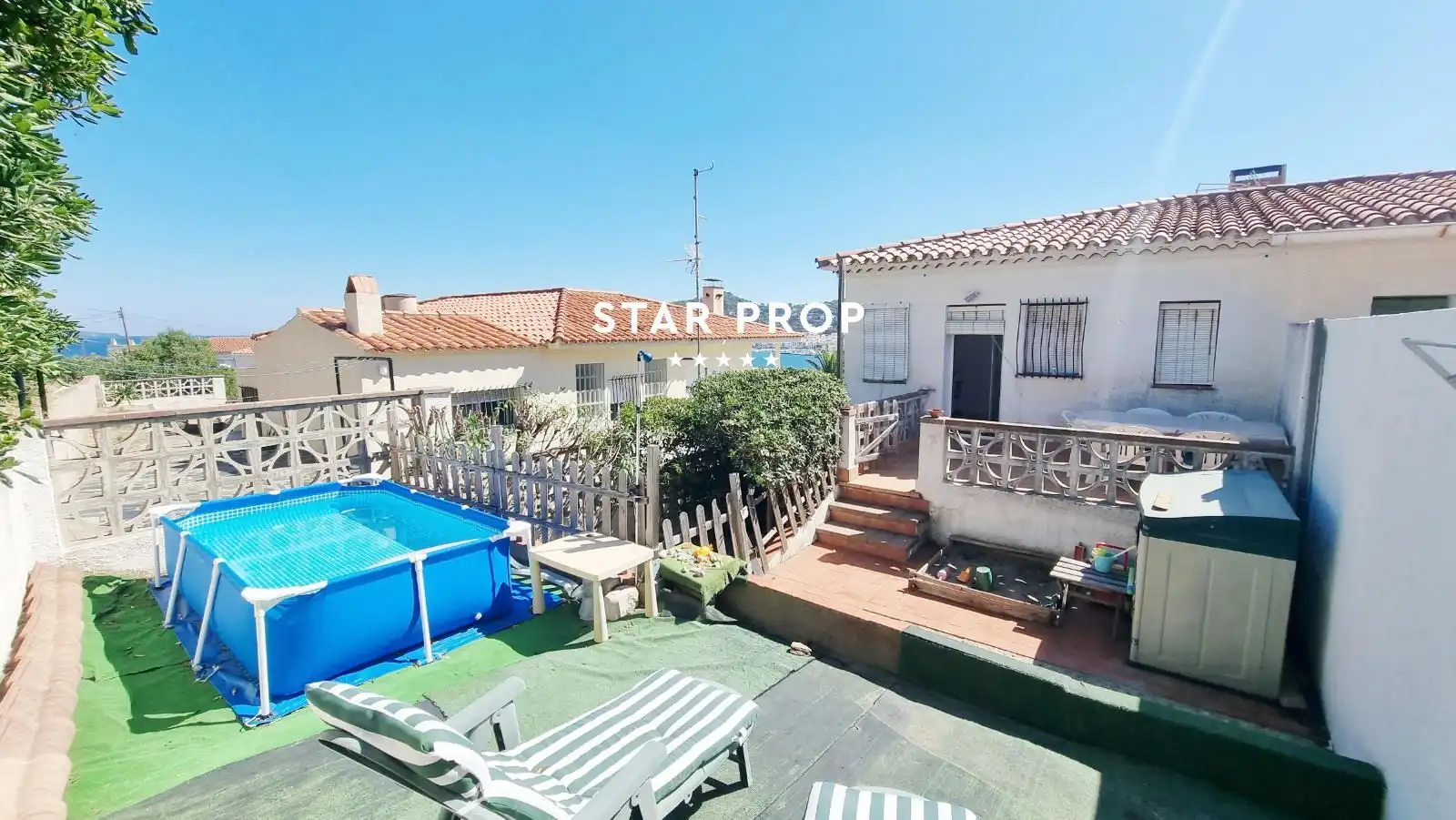 Vista exterior de Casa o xalet en venda en El Port de la Selva amb Terrassa, Traster i Forn