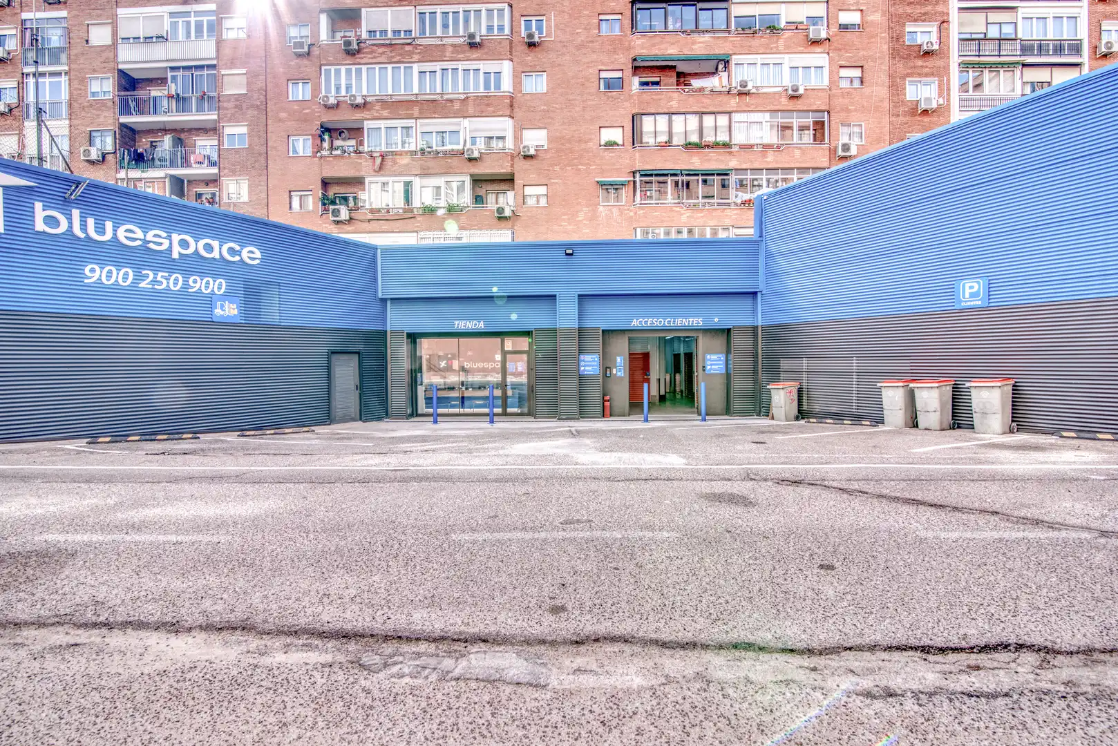 Exterior view of Garage for rent in Madrid  with Alarm