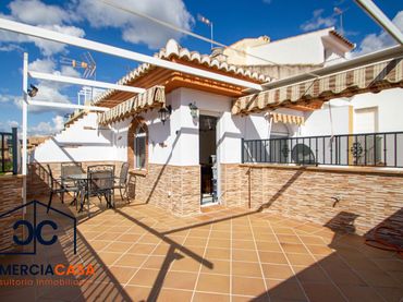 Adossat amb balcó en venda a Cájar