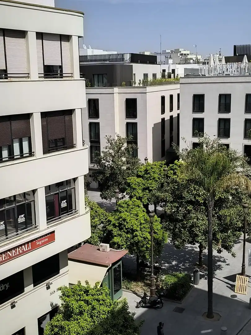 Exterior view of Flat for rent in Sevilla  with Air Conditioner and Furnished