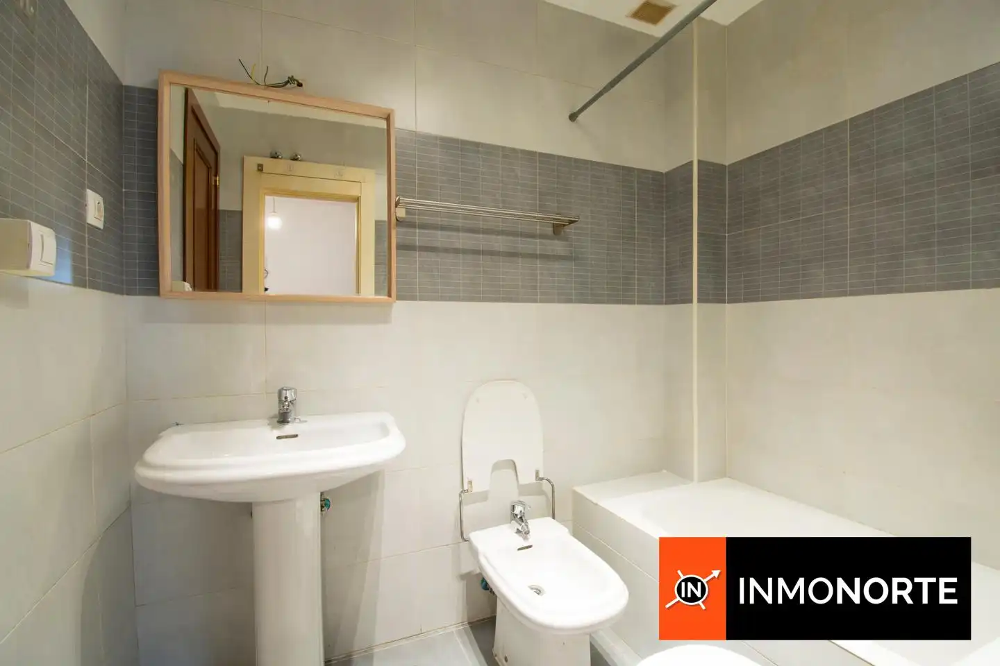 Badezimmer von Wohnung zum Verkauf in Ampuero mit Heizung, Möbliert und Gemeinschaftspool