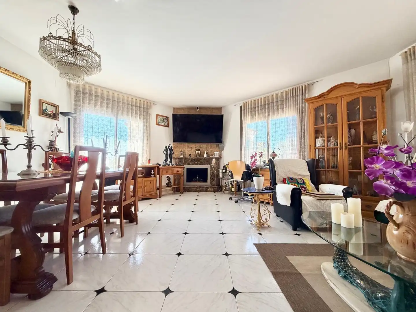 Sala d'estar de Casa o xalet en venda en Cunit amb Calefacció, Jardí privat i Terrassa